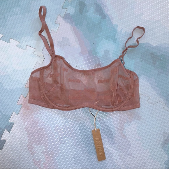 SKIMS All Over Logo Lace Bra - NWT (XXS) - Picture 1 of 3